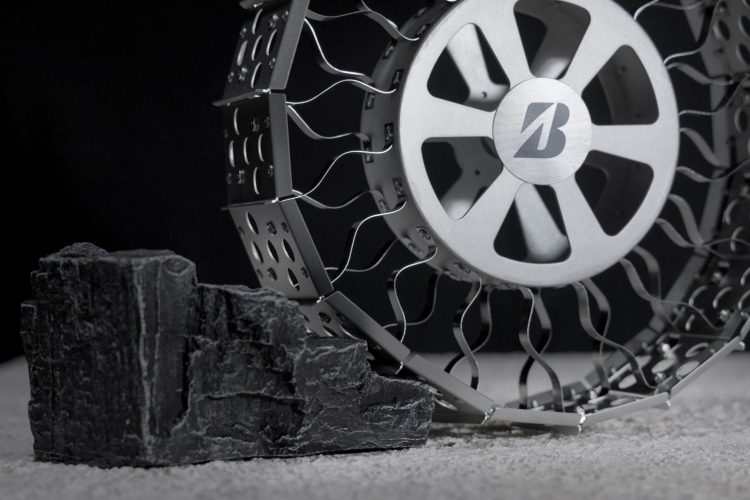 Bridgestone著重輕量化設計與地形穿越能力的月球探測車概念胎首次亮相